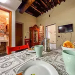 Lovingenoa Iter - Nos Apartmán *