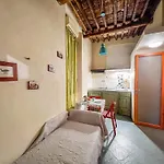Lovingenoa Iter - Nos Apartmán
