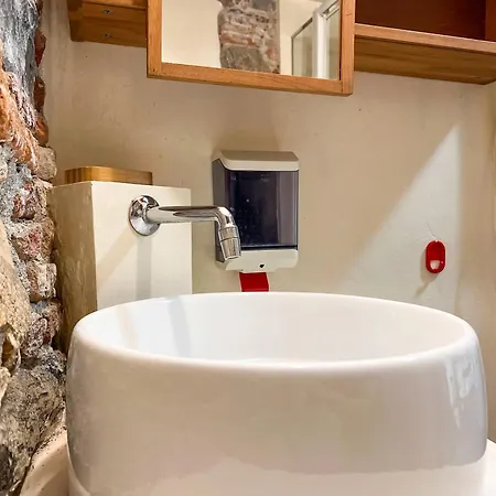 Lovingenoa Iter - Nos Apartmán *