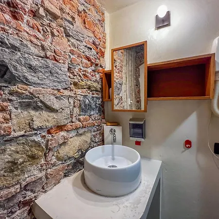 Lovingenoa Iter - Nos Apartmán